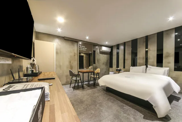 غرفة بريميوم بسرير مزدوج، Made Hotel 1/1