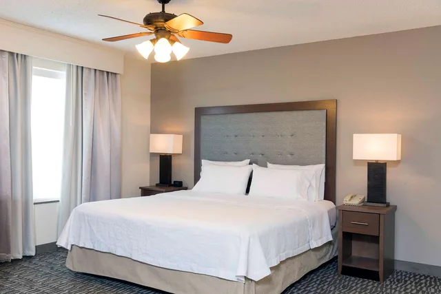 جناح بسرير كينج بغرفة نوم واحدة لذوي الإعاقة، Homewood Suites By Hilton Indianapolis Airport Plainfield 2/3
