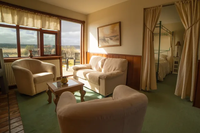 جناح بإطلالة على البحيرة، HOTEL KRIUNES 6/9