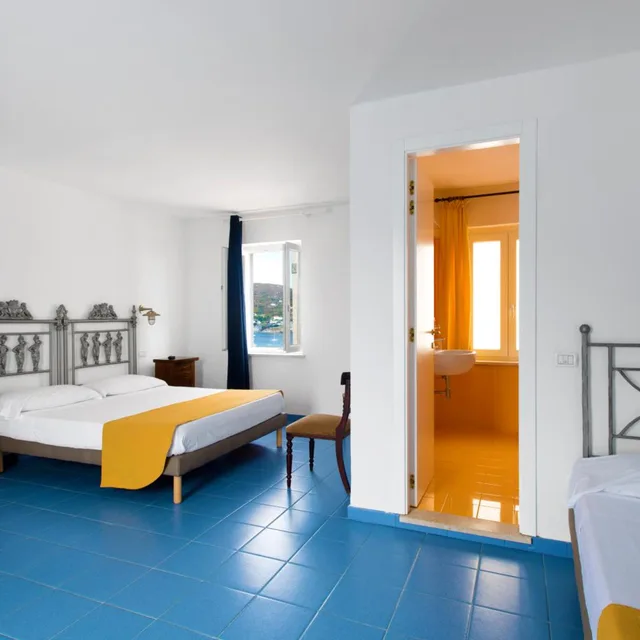 غرفة ثلاثية بإطلالة على البحر، Hotel Torre Dei Borboni 4/8