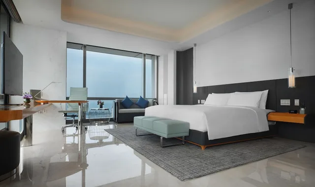 Luxury, King Bed, Bay View, Sofitel Haikou Hotel 1/5