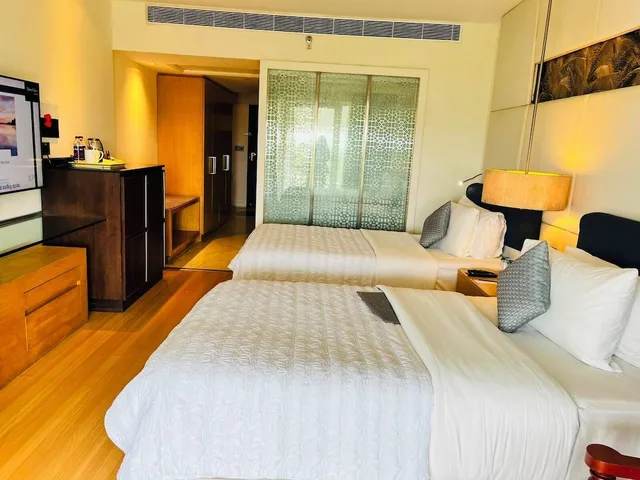 غرفة كلوب بسريرين منفصلين بإطلالة على المدينة، Le Meridien Kochi 2/8