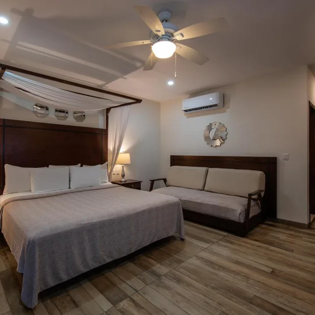 Suite, King Bed, Ocean View, Hot Tub, Terrace, Playa La Media Luna Hotel 2/4