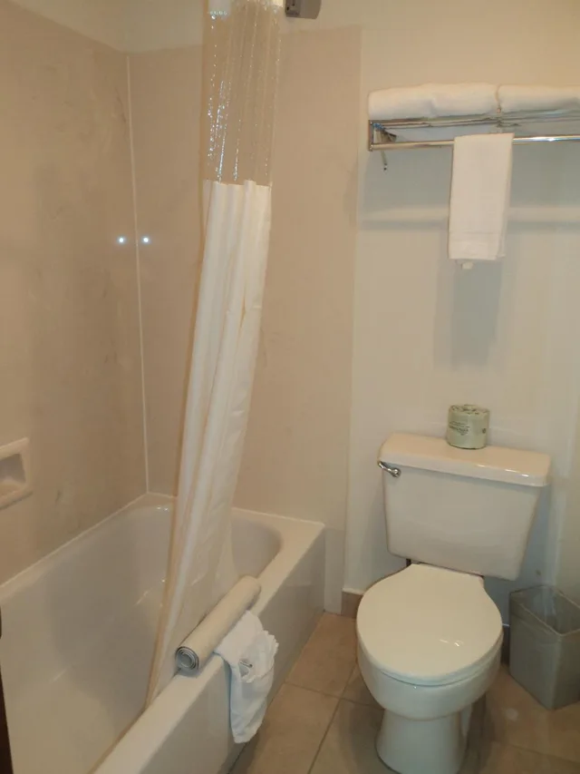 استوديو بسرير كوين، Howard Johnson by Wyndham Roseburg 1/5