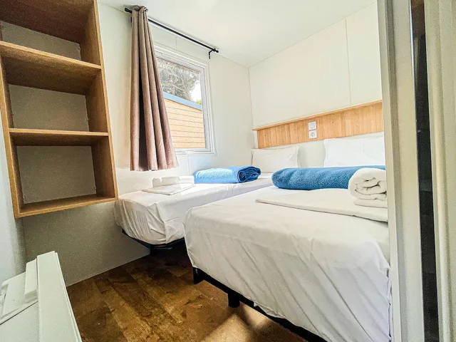 بنغل بسرير مزدوج وسريرين منفصلين بغرفتي نوم، Camping 3 Estrellas 3/5
