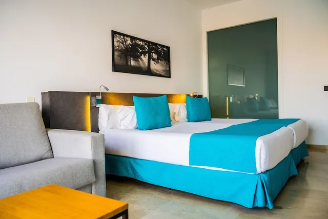 غرفة بريميوم بسريرين منفصلين بإطلالة على المرفأ بشرفة، Moon Hotel Spa 3/9