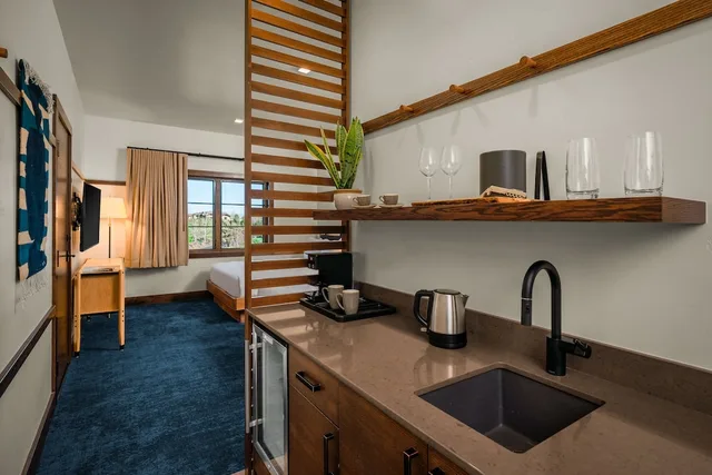 Standard, King Bed, Resort View، Juniper Preserve 4/4