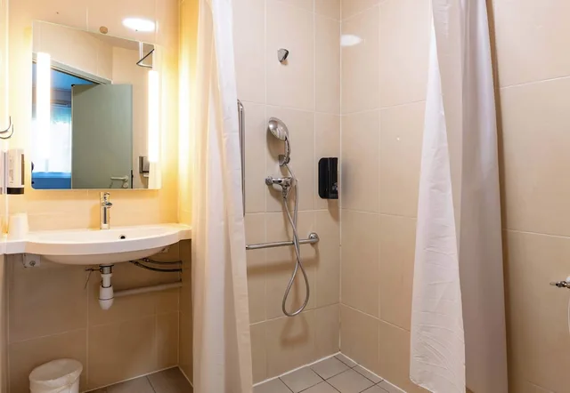 غرفة بسرير مزدوج لذوي الإعاقة، B&B Hotel Valence Sud 5/6