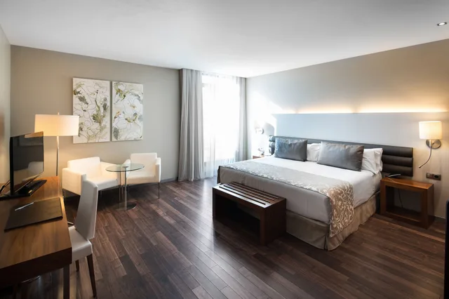 جناح جونيور ديلوكس مفردة بسرير مزدوج بمسبح خاص، Hotel Catalonia Ramblas 2/6