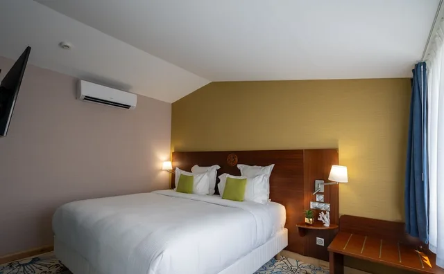 Junior Suite, King Bed, Pool or Sea View، Hotel Le Yachtman 10/10