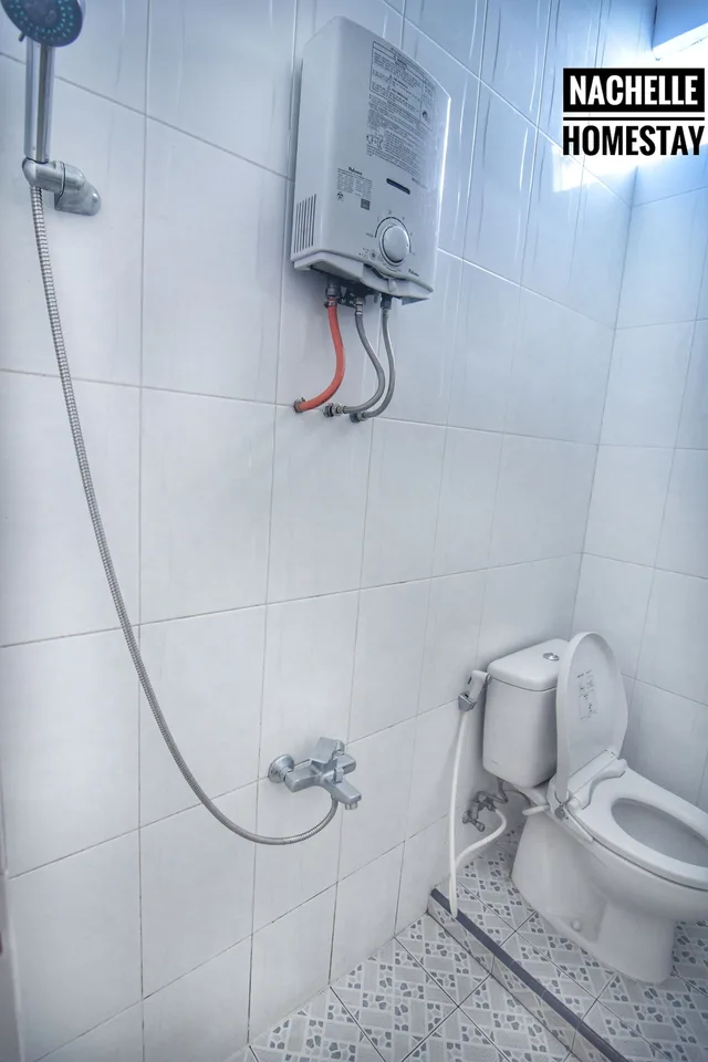 غرفة قياسية بسرير كوين بحمام مشترك، Berastagi Nachelle Homestay 4/6