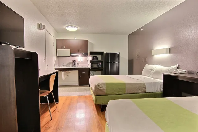 غرفة قياسية بسريرين مزدوجين، Studio 6 Extended Stay - Austin, TX - Northwest 7/10