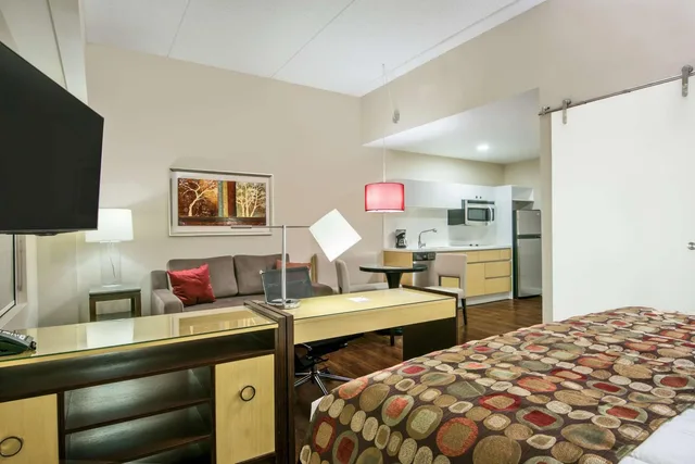 Studio, Suite, King Bed, Hawthorn Suites By Wyndham Mcallen 1/2