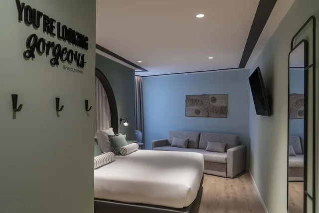 Vincci Room with Sofa Bed، Hotel Vincci Bonjardim 2/3