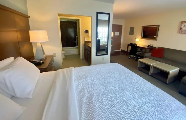جناح استوديو بسرير كوين بمطبخ، Staybridge Suites Great Falls 2/4