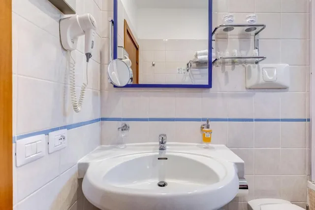غرفة رباعية بسرير بطابقين بشرفة، Best Western Hotel La Solara 6/6