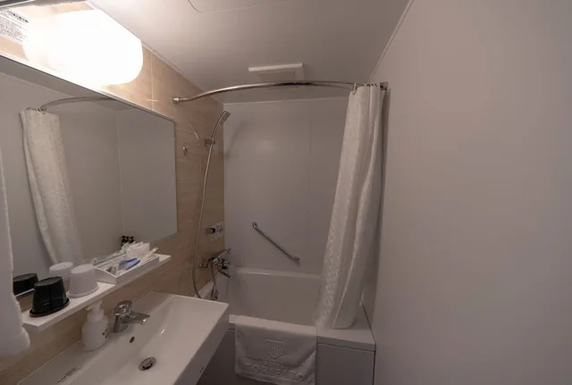 Superior Twin Room for 3 People، Hotel Torifito Otaru Canal 2/2
