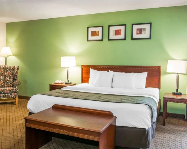 غرفة قياسية بسريرين كوين لذوي الإعاقة، Comfort Inn Goshen, IN 6/7