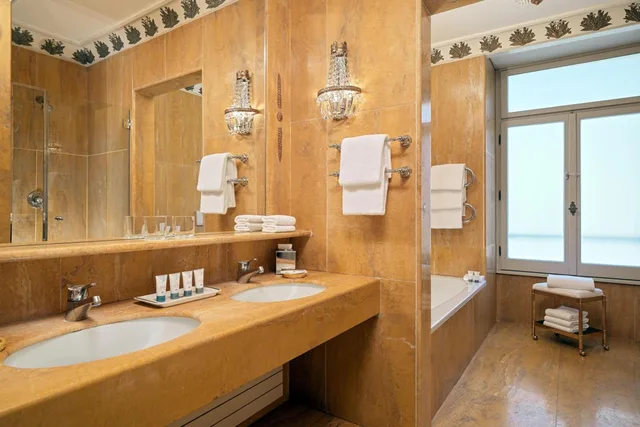 جناح غراند فاخر بسريرين منفصلين، The Westin Excelsior Roma 8/10