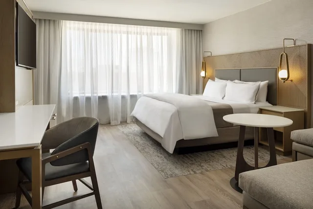 غرفة تقليدية بسرير كينج، The Westin Denver Downtown 3/8