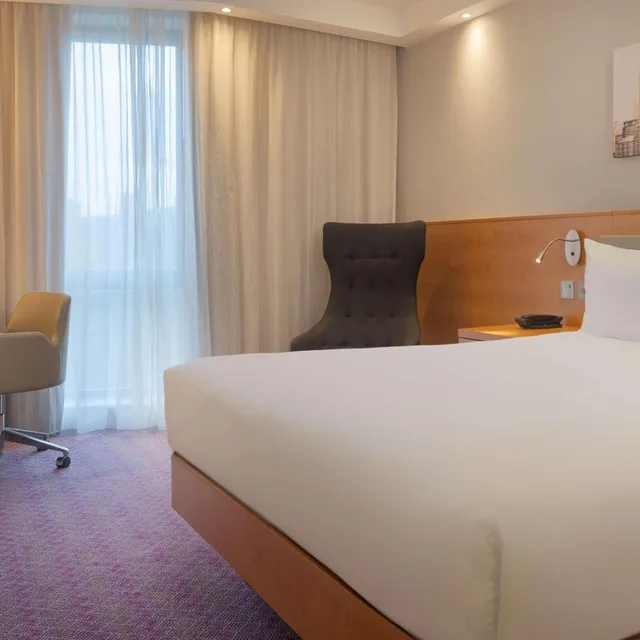 غرفة بسرير كينج وسرير كوين بإطلالة على المدينة، Hampton by Hilton London Waterloo Hotel 5/10