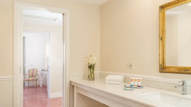 جناح إليت بإطلالة على البحر بجاكوزي، Hotel Belair 5/7