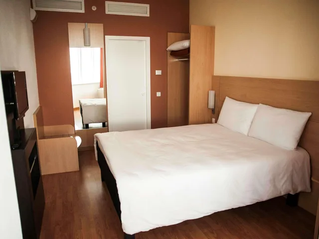 غرفة فاخرة بسرير مزدوج بإطلالة على المدينة مع أريكة، Ibis Astana Hotel 1/9