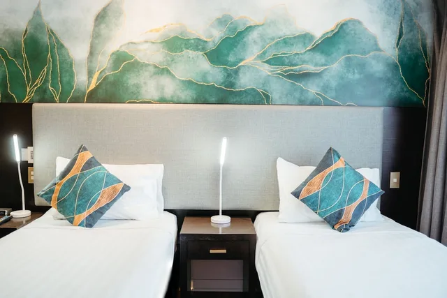 غرفة قياسية بسريرين منفصلين، Auckland City Hotel 3/7