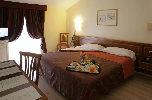 غرفة ثلاثية بثلاثة أسرّة، Hotel Valentino 4/6