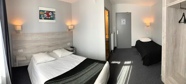 غرفة ثلاثية بسرير كوين وسرير فردي، Brit Hotel Suisse Et Bordeaux 2/10