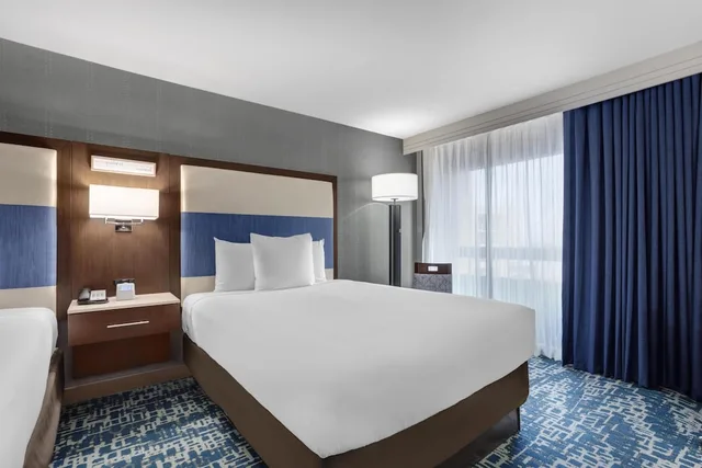 غرفة بسريرين كوين، Hyatt Regency DFW International Airport 5/10