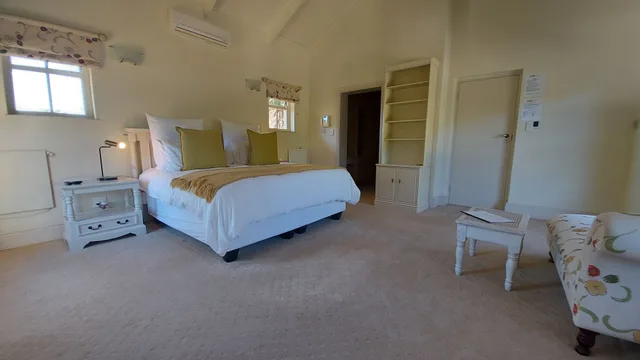 غرفة بريميوم بسرير كينج، Rustic Manor Bed And Breakfast 2/3