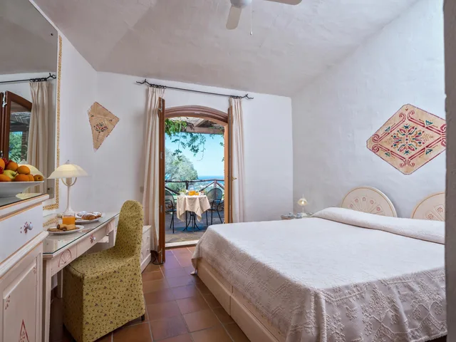 غرفة سوبيريور بسرير مزدوج بإطلالة على البحر، Myo Hotel Rocce Sarde 1/4