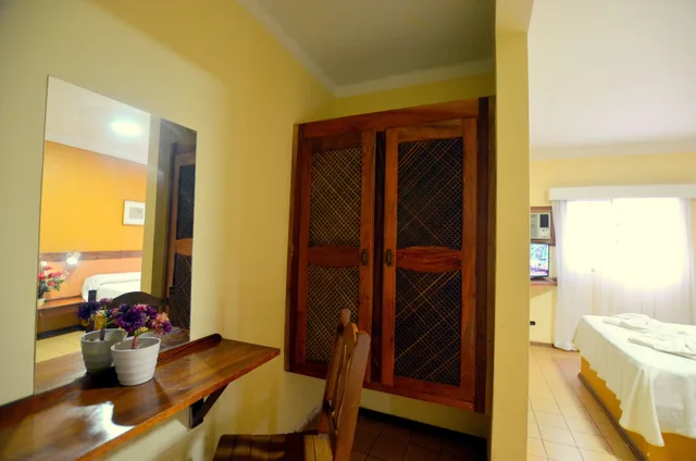 غرفة قياسية بسرير مزدوج وسريرين منفصلين، HOSTERIA CASA BLANCA IGUAZU 2/2