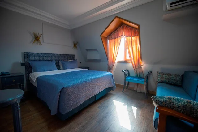 Room, Double or Twin Bed, Ramada Encore By Wyndham Kuwait Downtown 6/10