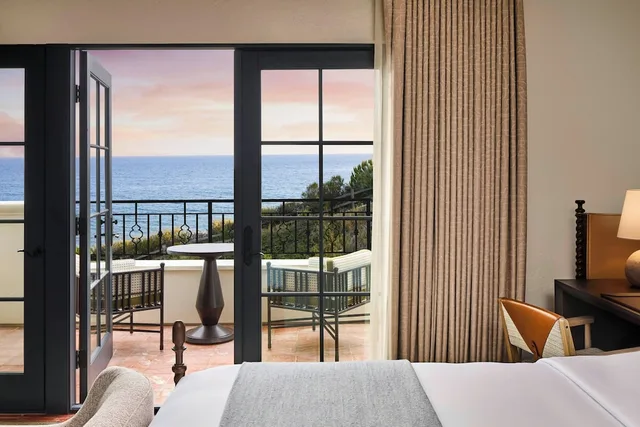 غرفة بسرير كينج بإطلالة على المسبح بشرفة، The Ritz-Carlton Bacara Santa Barbara 2/13