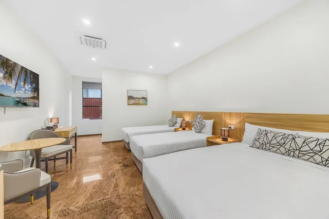 غرفة سوبيريور عائلية بسرير كوين وسريرين منفصلين، WM Hotel Bankstown 3/4