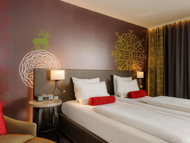 غرفة سوبيريور بسريرين منفصلين مع أريكة، Mercure Hotel Muenchen City Center 5/10