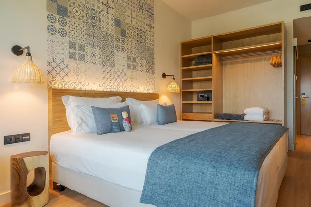 Standard, Double Bed, Side Sea View, Balcony، Sentido Galosol 2/3
