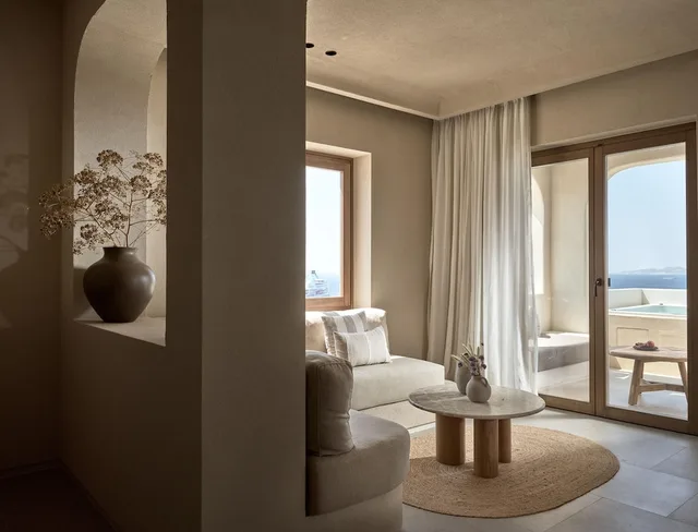جناح سيغنتشر بسرير كينج بإطلالة على البحر بجاكوزي، Omeon Mykonos 7/10