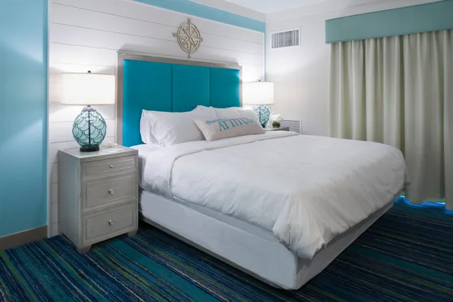 غرفة ديلوكس بسرير كينج مع أريكة، Margaritaville Resort Gatlinburg 1/1