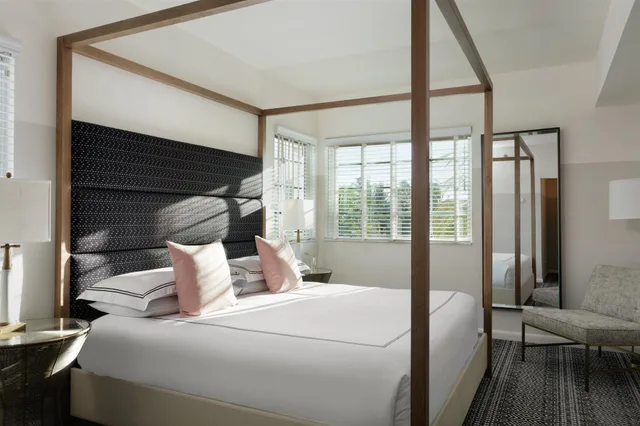 1 Bedroom, Suite, Ocean Front، Kimpton Surfcomber Hotel 1/2