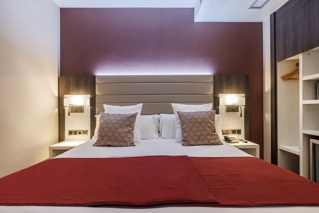 غرفة أساسية بسرير كينج في الطابق الأرضي، Hotel Ronda Lesseps 7/10