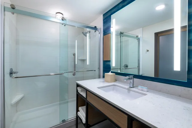 غرفة بسرير كينج، Hilton Garden Inn Longmont 2/2