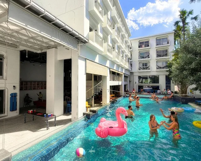 Junior, LUB D PHUKET PATONG 3/3