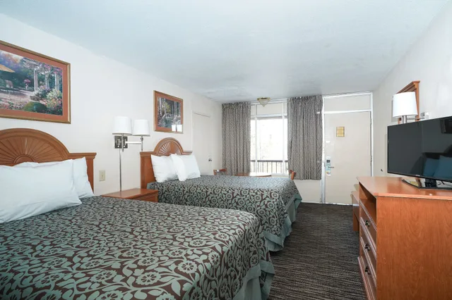 غرفة بسريرين مزدوجين، Days Inn By Wyndham Lake City I-75 2/6