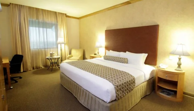 غرفة بسرير كينج، Crowne Plaza Torreon 4/6