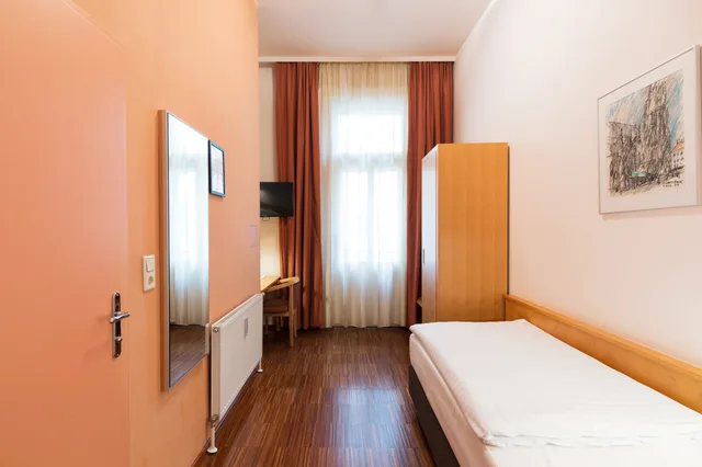 Superior, Single, Hotel Post 2/9