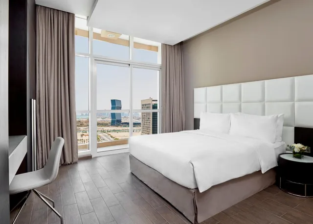 Studio, Suite, Staybridge Suites Doha Lusail 1/6