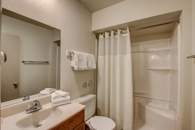 Bay, 2 Double Beds, Beach Floor, The Nautical Beachfront Resort 4/4